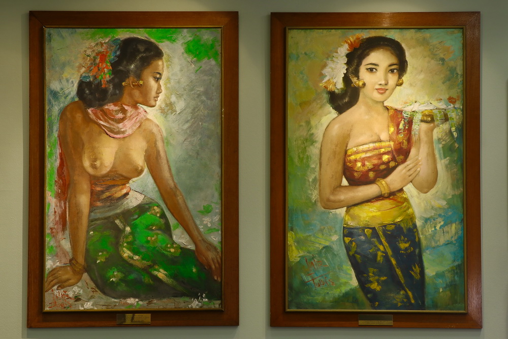 A pair of oil paintings of Balinese woman